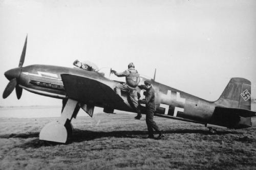 Heinkel He-100 D-1 (2 scales)